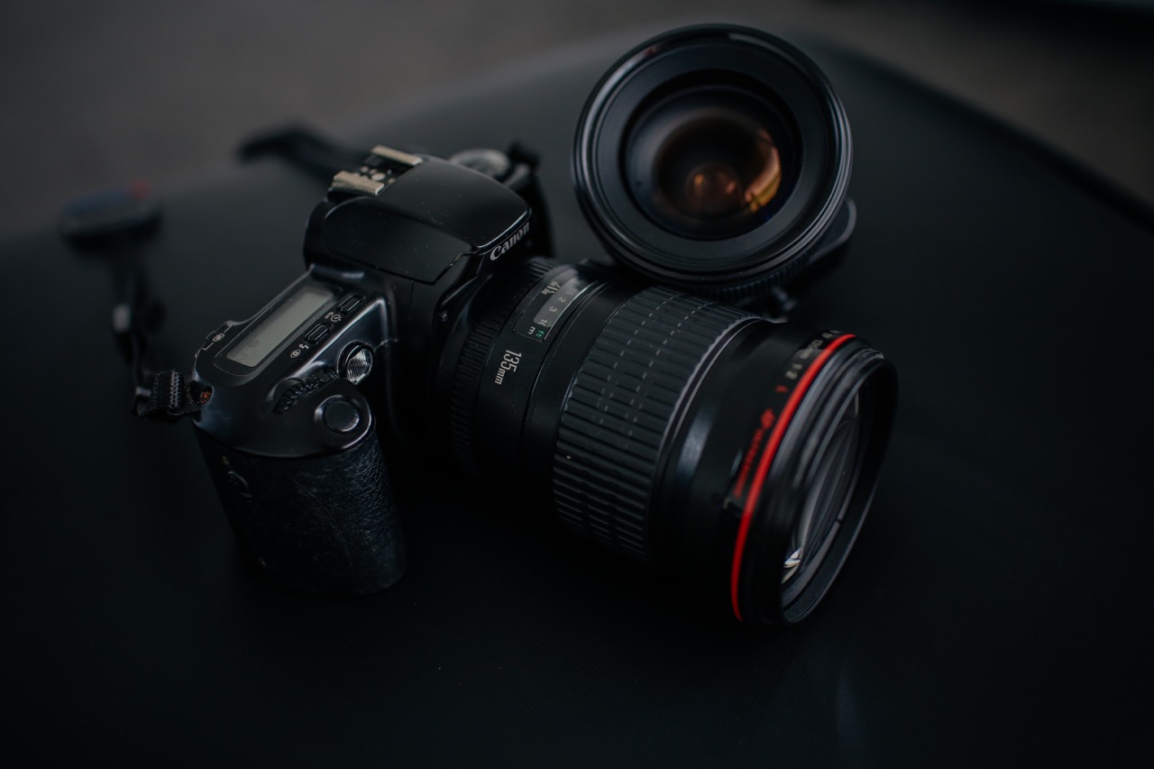 Photo of Camera and Lens. Credit: https://unsplash.com/photos/ny6tO4ItOEY